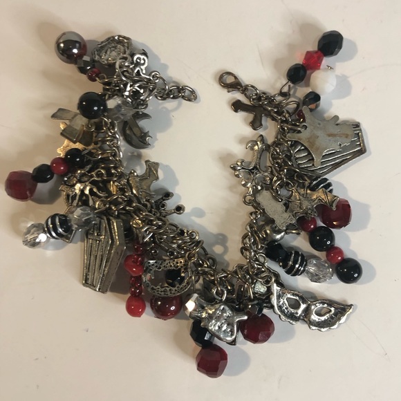Gothic charm bracelet - Picture 3 of 16